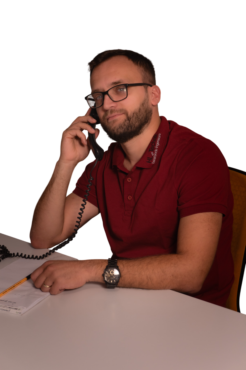 Duraku Zdjim_DUR_sitzend