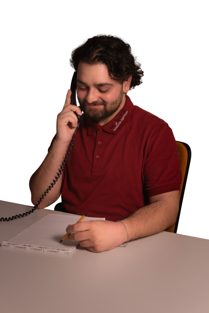 Morina Durim_MOR_sitzend